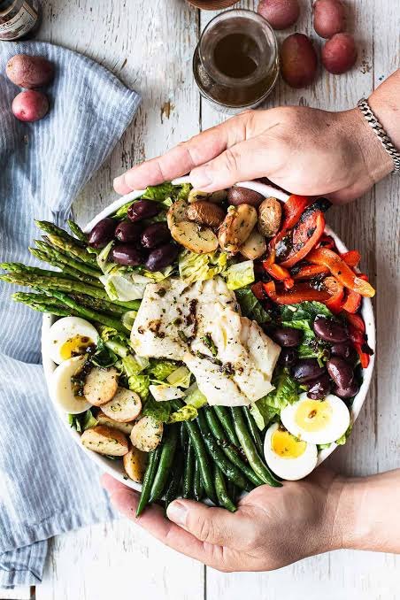 Receta de Ensalada Mediterránea con Aceite de Oliva